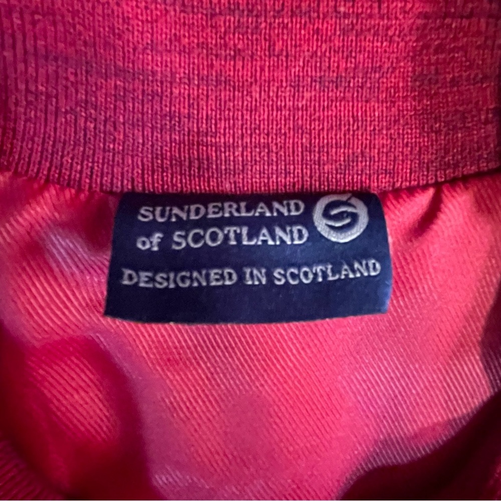Sunderland of Scotland Vibrant Red Men's Vest with Zip Closure - Picture 4 of 8